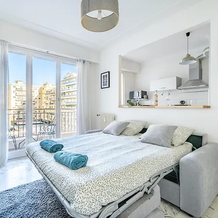 Port De - With Balcony ניס