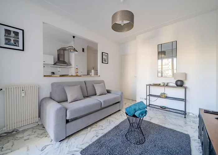 Port De - With Balcony *