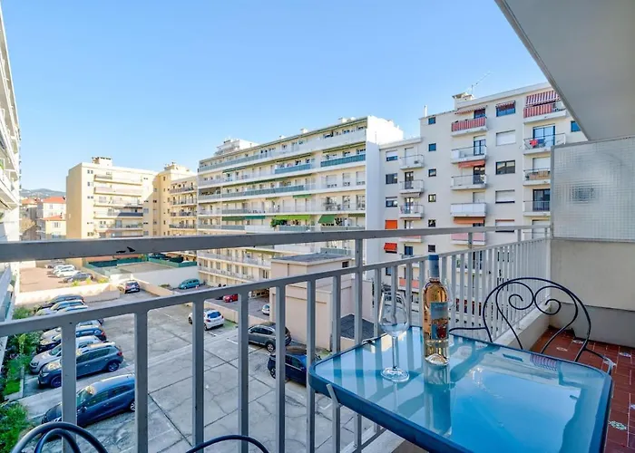 Port De - With Balcony *