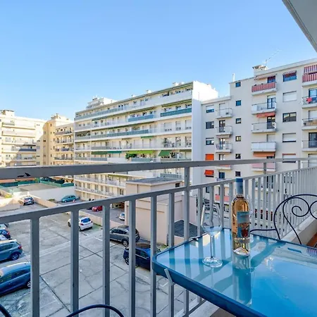 Port De - With Balcony *