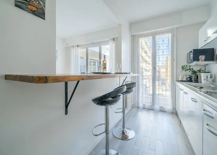 Port De - With Balcony * ニース